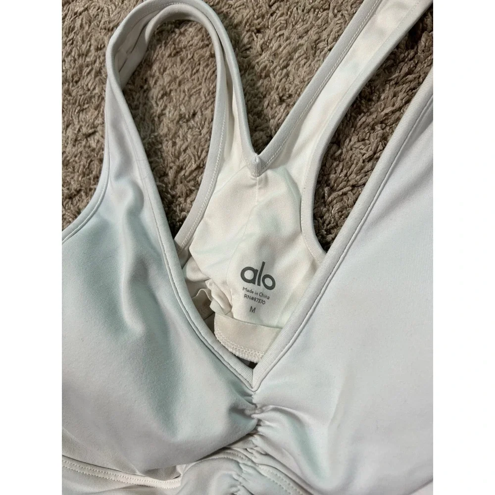 Alo Yoga Wild Thing Bra Airlift Ruched V-Neck Racerback Bone White Womens Medium